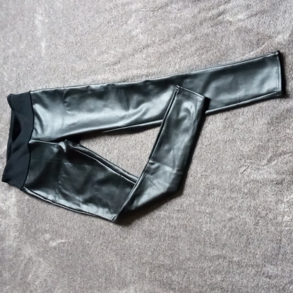 Assets by Spanx faux leather leggings